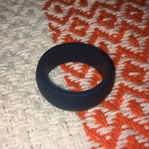 Qalo Men’s Slate Gray Silicone Ring